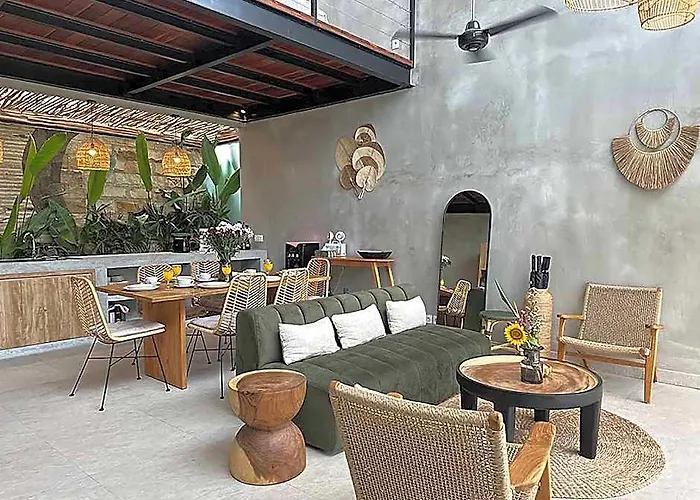 Palm By Optimum - 10 Min From Seminyak & Canggu ホテル 4*