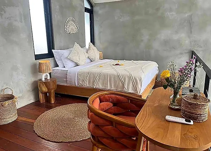 ホテル Palm By Optimum - 10 Min From Seminyak & Canggu 4*